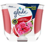 Glade svíčka vonná Maxi Luscious Cherry & Peony, 224 g