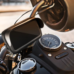 Motorcycle holder waterproof with zip and hood ( 6,4" - 8" ) black 590875